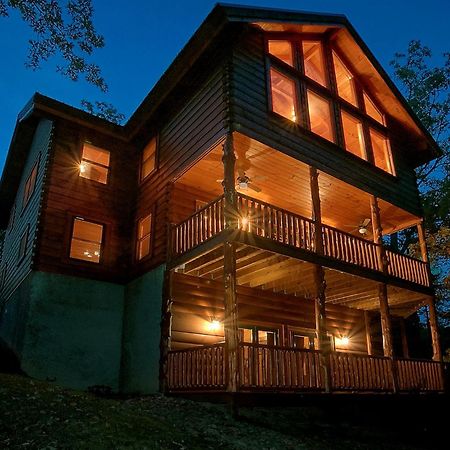 Pinnacle Vista Holiday Home เซอเวียร์วีล ภายนอก รูปภาพ